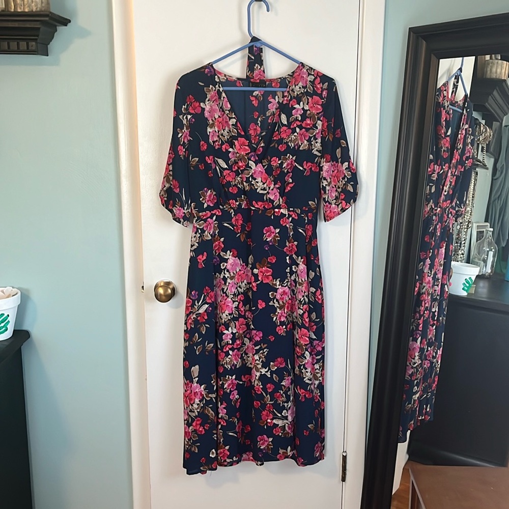 Midi floral dress. Medium